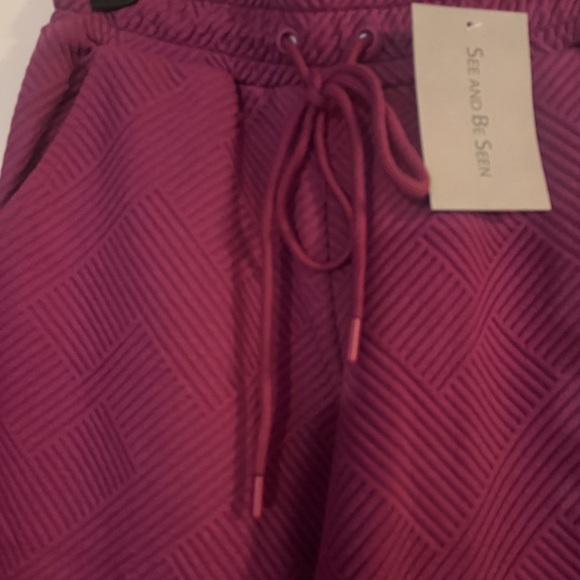 ‘See And Be Seen’ Textured Sweater and Pants Set - Picture 2 of 5